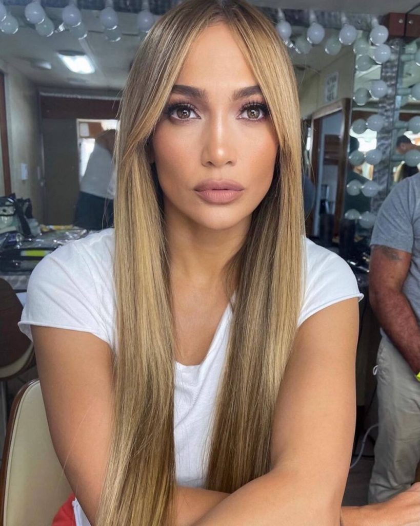 Jennifer Lopez la nuova frangia per quest'estate