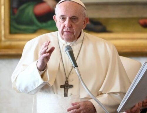 La preghiera è la medicina della fede, dice papa Francesco